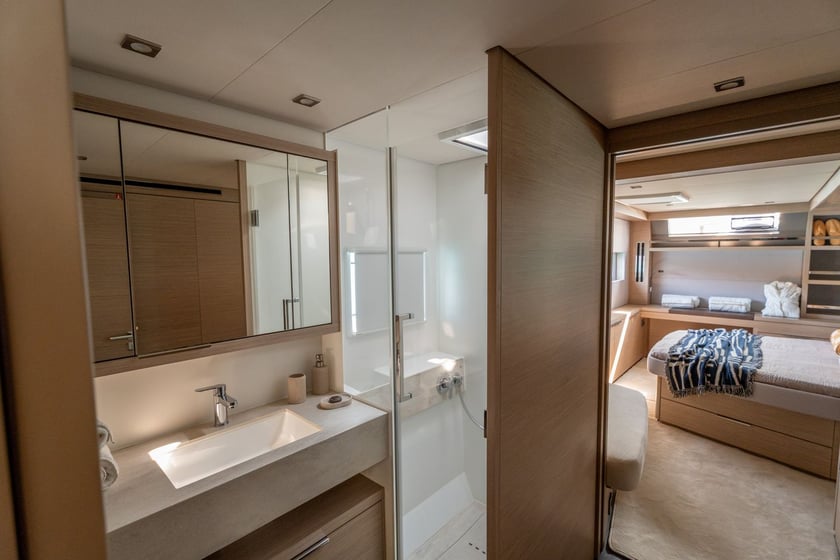 Capo d'Orlando Catamaran 4 cabin 8 berths 8 guests 16.9 m Listing Number: #23645 3