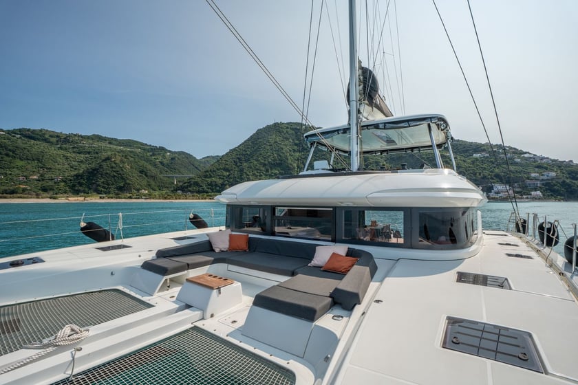Capo d'Orlando Catamaran 4 cabin 8 berths 8 guests 16.9 m Listing Number: #23645 5