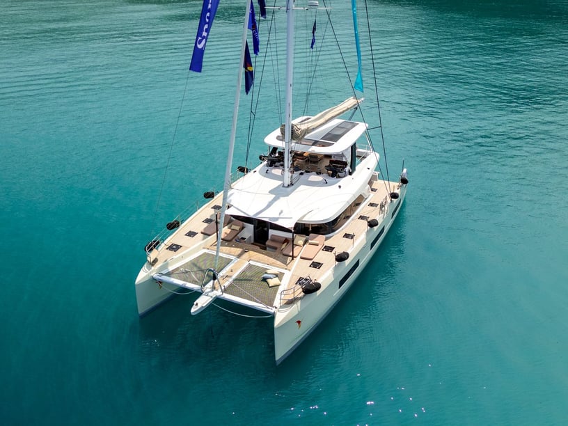 Capo d'Orlando Katamaran 5 Kabine 11 Liegeplätze 10 Gäste 20.55 m Nummer des Inserats: #23647