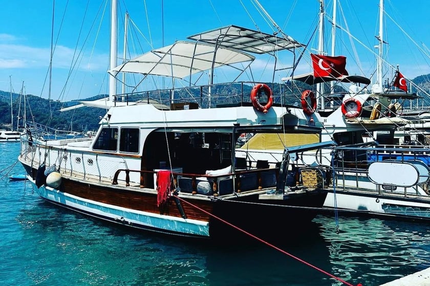 Gocek Gulet Cabine 3  Couchettes 6  Invités 6  17.5 m Numéro de l'annonce: #23655 2