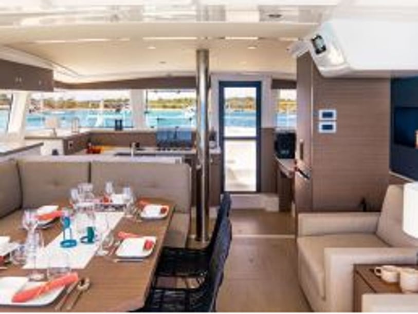 Palairos Catamaran Cabine 4  10  slaapplaatsen 10  gasten 12.85 m Lijstnummer: #23669 2