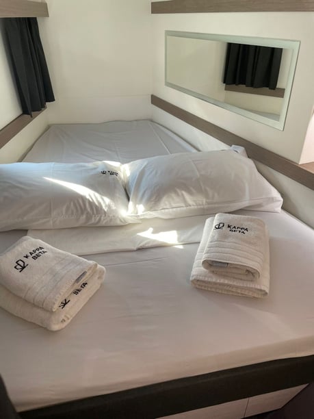 Palairos Catamaran Cabine 4  10  slaapplaatsen 10  gasten 11.73 m Lijstnummer: #23670 4