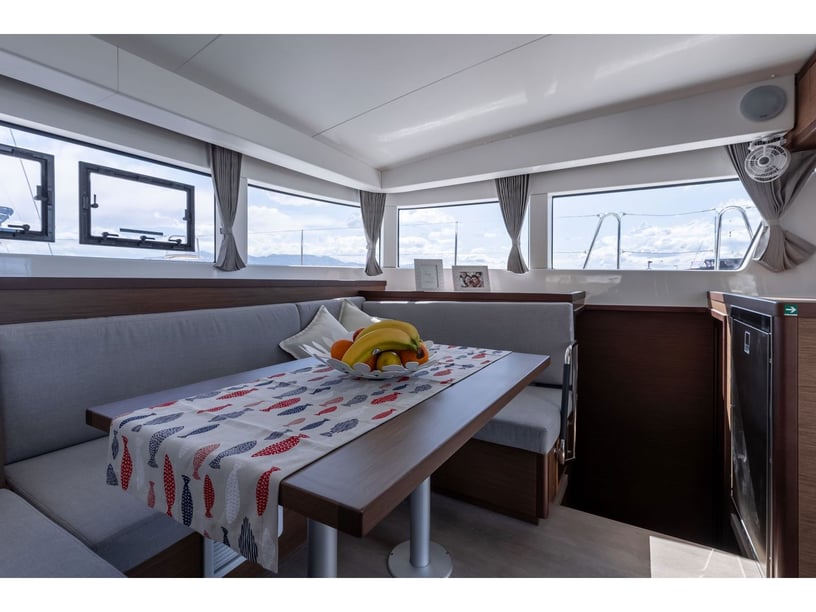 Dubrovnik Catamaran 4 cabin 10 berths 10 guests 11.74 m Listing Number: #23680 2