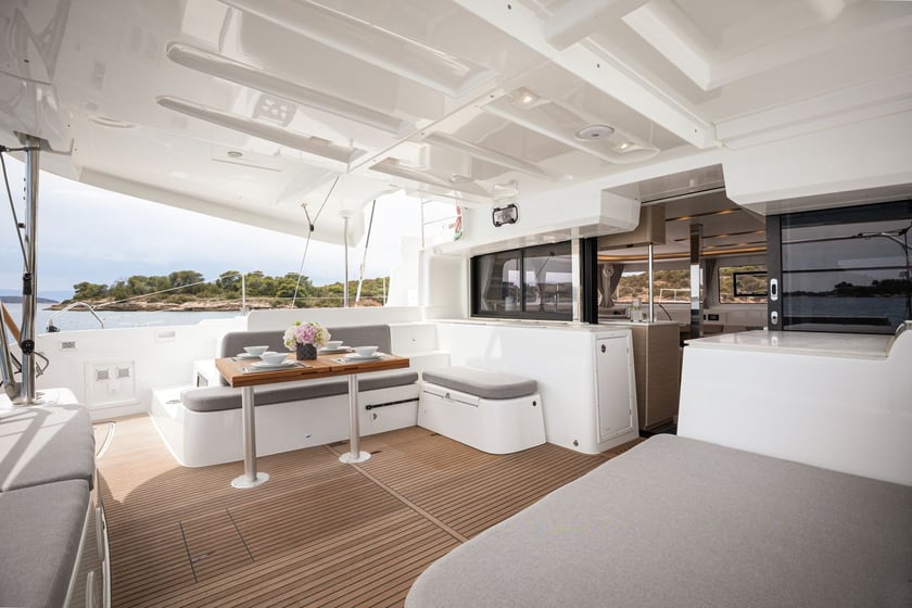Porto Cheli Catamaran Cabine 6  12  slaapplaatsen 12  gasten 13.99 m Lijstnummer: #23684 5