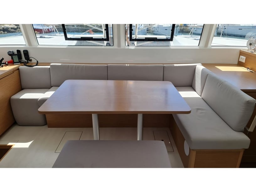 Pula Catamaran 6 cabin 12 berths 12 guests 13.97 m Listing Number: #23699 2