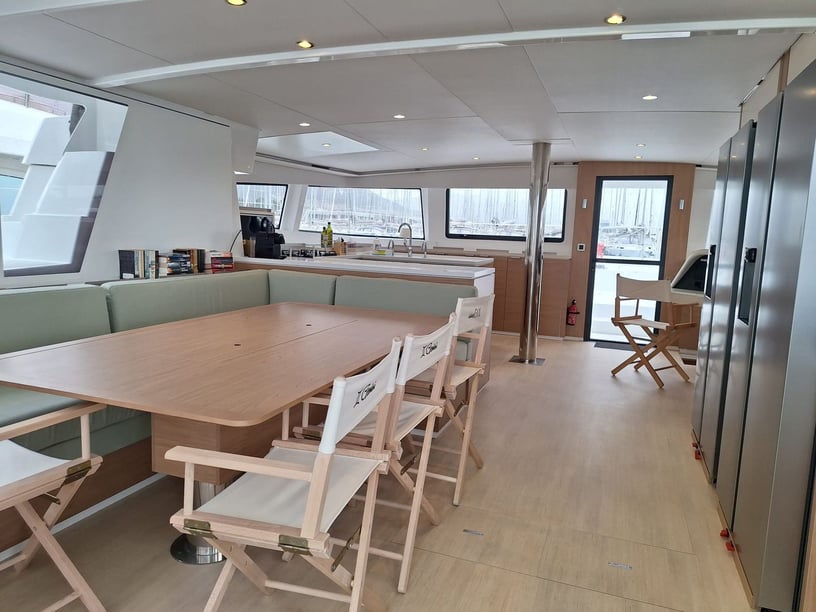 Kaštel Gomilica Catamaran 5 cabin 12 berths 12 guests 16.8 m Listing Number: #23701 2