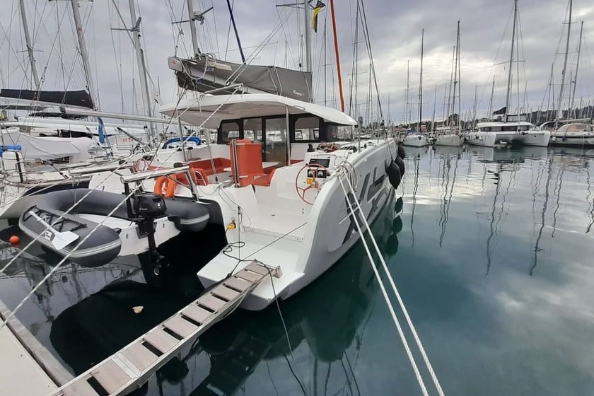 Lavrion Katamaran 5 kabin Konaklama 10 kişi Seyir 10 kişi 11.33 m İlan No: #23702