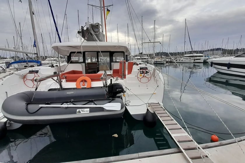 Lavrion Katamaran 5 kabin Konaklama 10 kişi Seyir 10 kişi 11.33 m İlan No: #23702 3