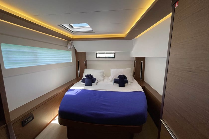 Sint Maarten Catamaran 4 cabin 8 berths 8 guests 13.99 m Listing Number: #23706 4