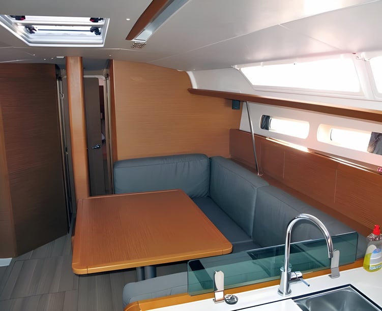 Nieuwpoort Sailboat 4 cabin 10 berths 10 guests 13.64 m Listing Number: #2371 4