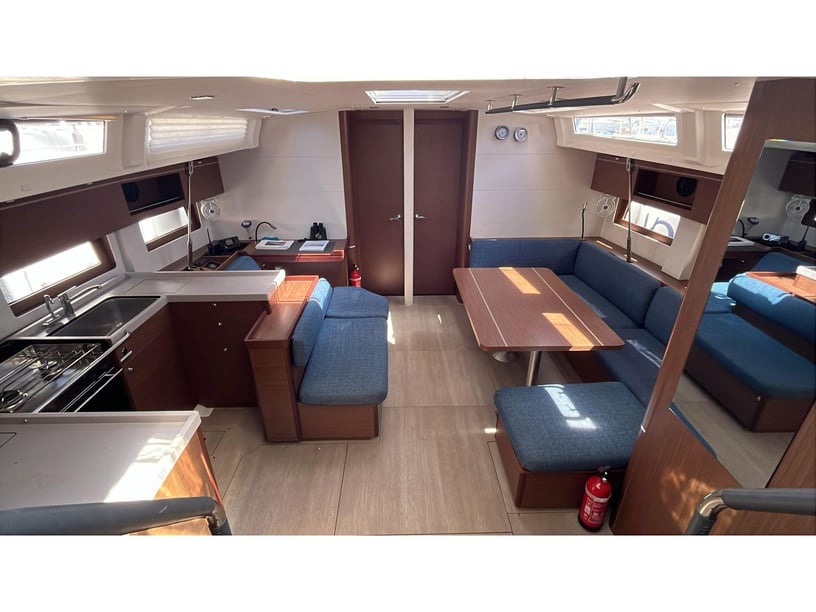 Palma de Mallorca Velero Cabina 5  12  literas 12  invitados 14.98 m Número de anuncio: #23748 2