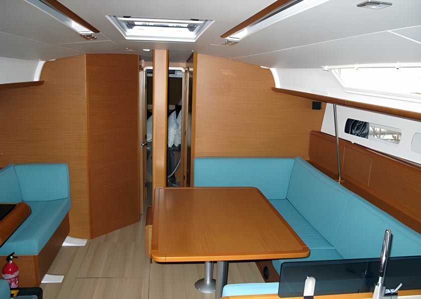 Nieuwpoort Sailboat 4 cabin 10 berths 10 guests 13.34 m Listing Number: #2375 3