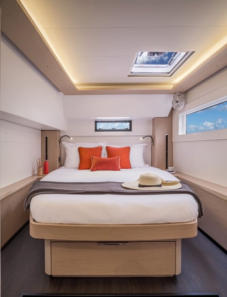 Olbia Catamaran Cabine 5  10  slaapplaatsen 12  gasten 13.99 m Lijstnummer: #23783 4