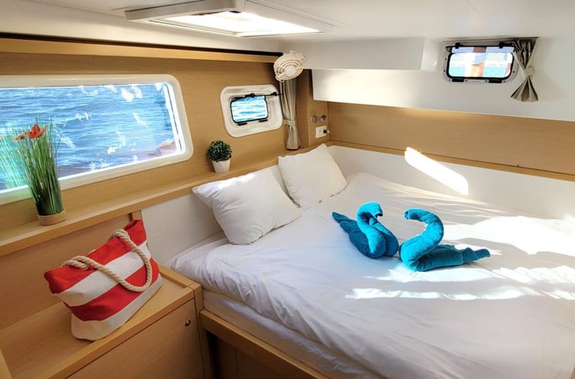 Dubrovnik Catamaran 6 cabin 12 berths 12 guests 11.74 m Listing Number: #23788 3