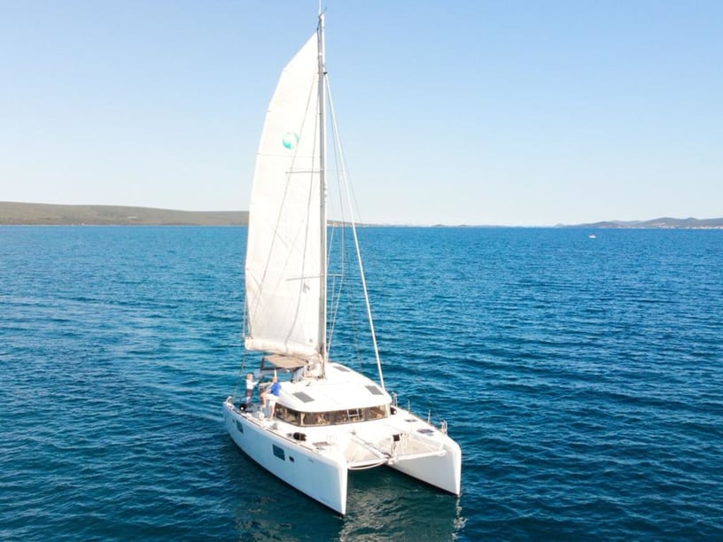 Dubrovnik Catamaran 6 cabin 12 berths 12 guests 11.74 m Listing Number: #23788