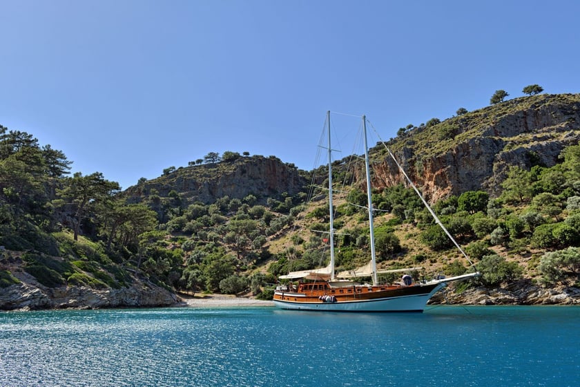 Marmaris Gulet 6 cabin 12 berths 12 guests 27 m Listing Number: #23789 2