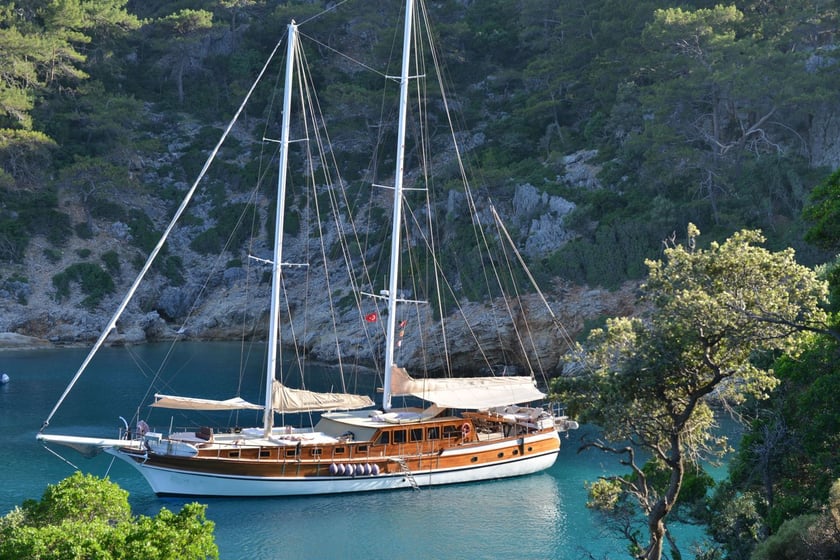 Marmaris Gulet 6 cabin 12 berths 12 guests 27 m Listing Number: #23789 4