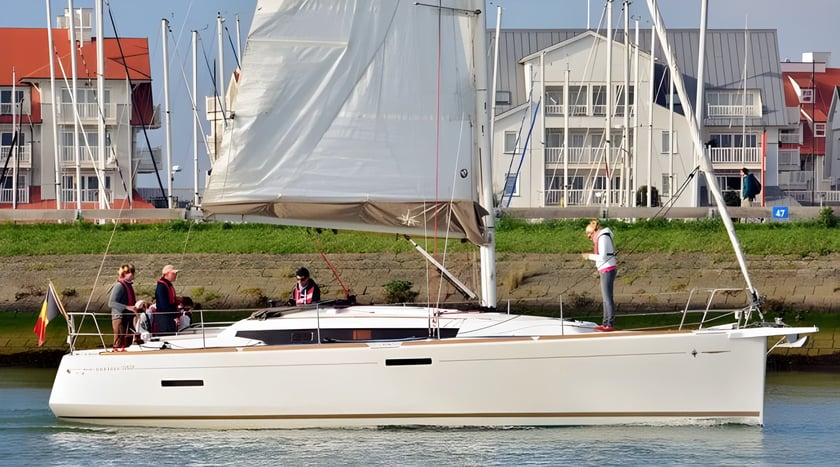 Nieuwpoort Sailboat 3 cabin 8 berths 8 guests 11.64 m Listing Number: #2379