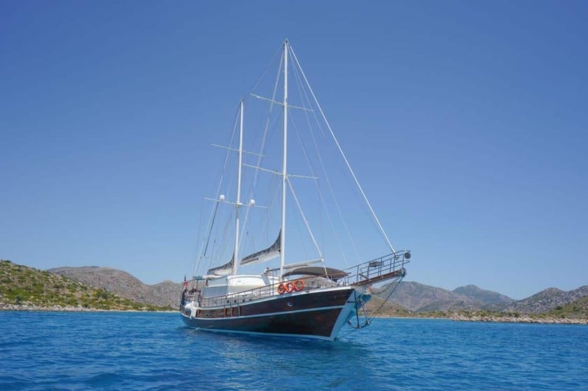 Marmaris Gulet 6 cabin 12 berths 12 guests 32 m Listing Number: #23800