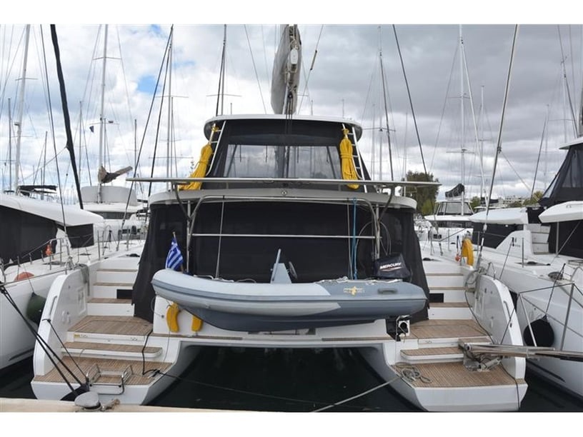 Atenas Catamarán Cabina 4  11  literas 12  invitados 13.99 m Número de anuncio: #23805