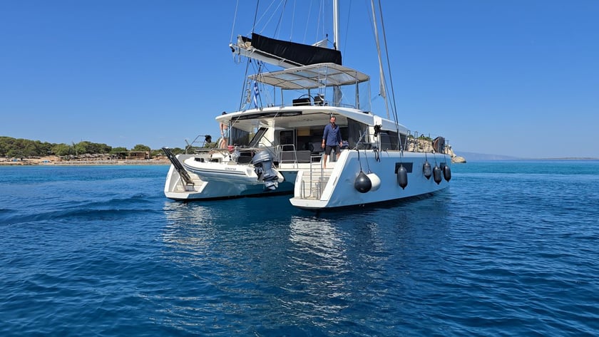 El Pireo Catamarán Cabina 4  10  literas 10  invitados 15.84 m Número de anuncio: #23825 3