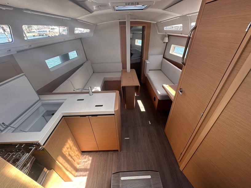 Rome Sailboat 3 cabin 6 berths 8 guests 11.22 m Listing Number: #23833 3