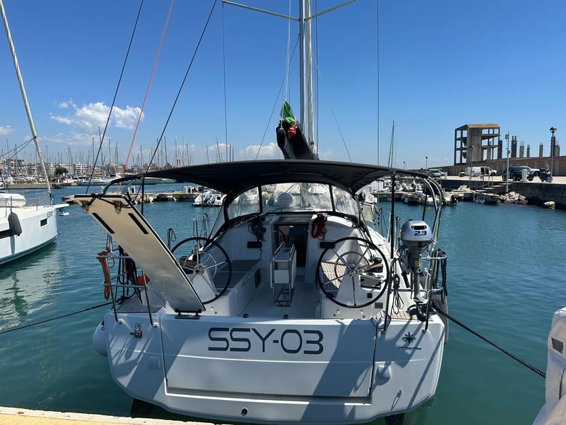 Roma Barca a vela cabina 3  cuccette 6  8  ospiti 11.22 m Numero dell'inserzione: #23833 5