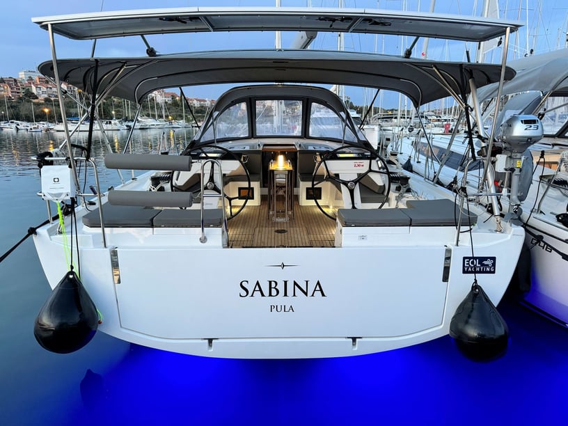 Pula Sailboat 4 cabin 10 berths 10 guests 14.5 m Listing Number: #23835