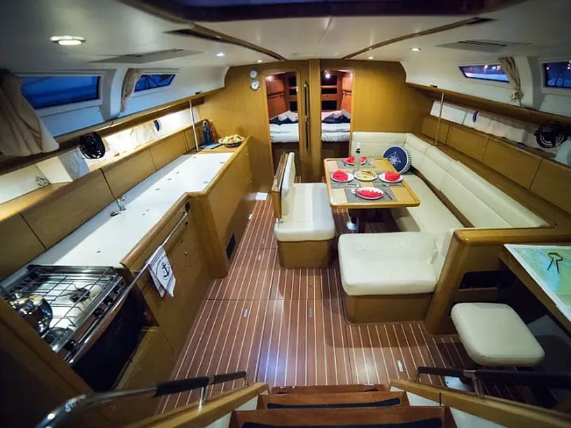 Volos Zeilboot Cabine 4  10  slaapplaatsen 10  gasten 13.41 m Lijstnummer: #23837 2