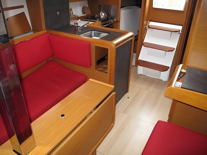 Nieuwpoort Sailboat 3 cabin 8 berths 8 guests 10.34 m Listing Number: #2384 4