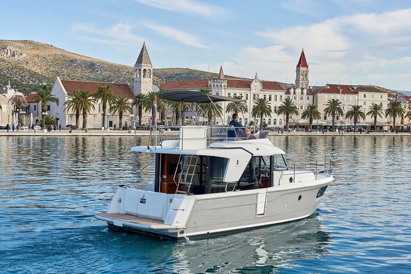 Trogir Bateau à moteur Cabine 2  Couchettes 5  Invités 5  10.39 m Numéro de l'annonce: #23853 5