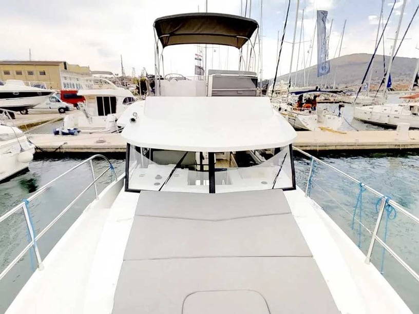 Trogir Bateau à moteur Cabine 2  Couchettes 5  Invités 5  10.39 m Numéro de l'annonce: #23853 3