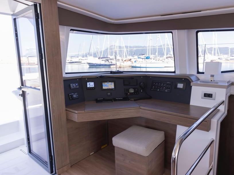 Salerno Catamaran 5 cabin 10 berths 10 guests 14.28 m Listing Number: #23861 5