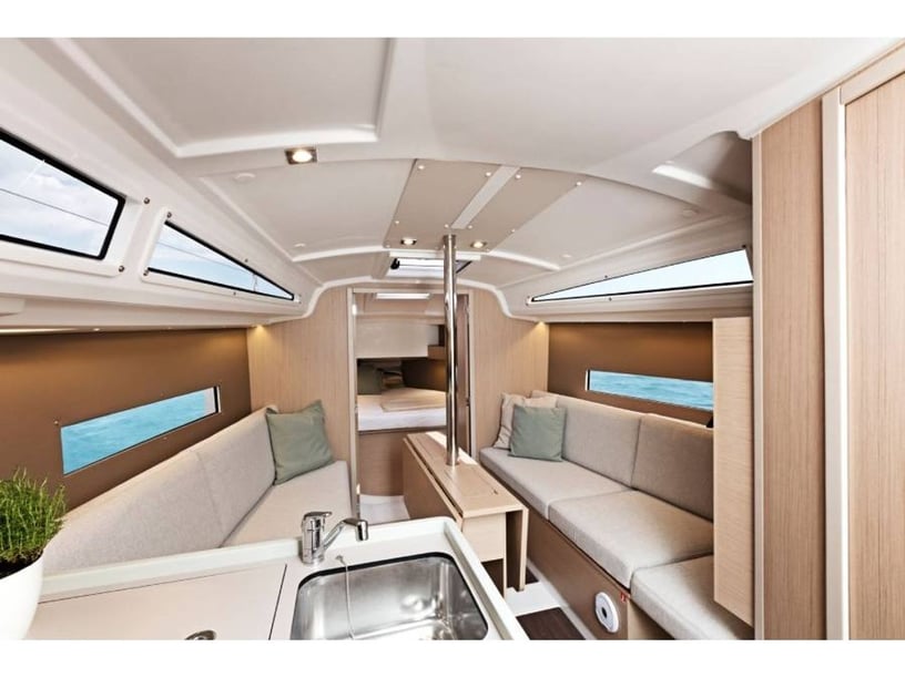 St. Quay-Portrieux Segelboot 2 Kabine 6 Liegeplätze 6 Gäste 9.53 m Nummer des Inserats: #23864 2