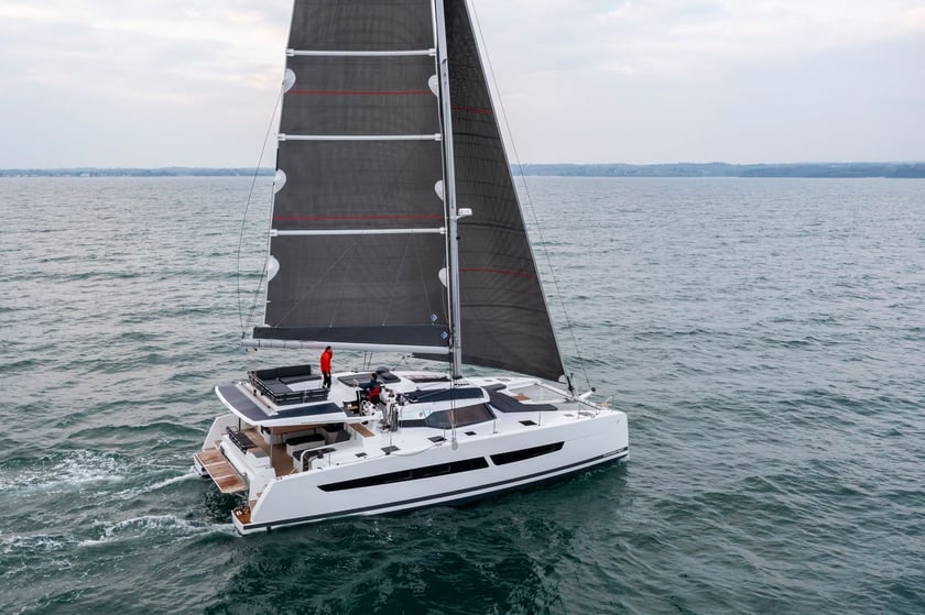 Hyères Katamaran 6 Kabine 12 Liegeplätze 12 Gäste 15.54 m Nummer des Inserats: #23867 4