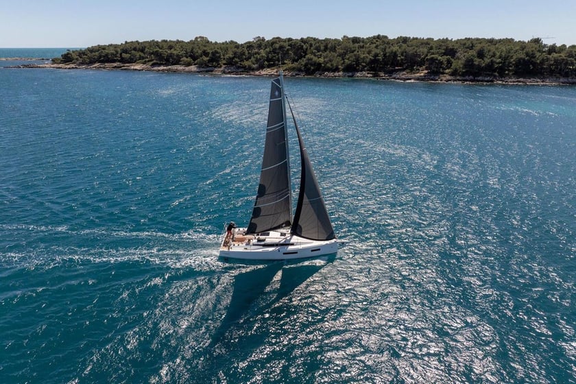 Prevesa Segelboot 2 Kabine 4 Liegeplätze 4 Gäste 10.94 m Nummer des Inserats: #23869