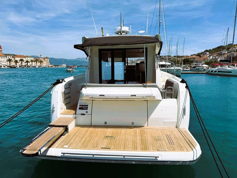 Trogir Sürat Teknesi 3 kabin Konaklama 6 kişi Seyir 6 kişi 13.06 m İlan No: #23879 5