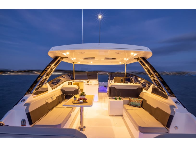 Cannigione Catamaran Cabine 1  Couchettes 2  Invités 22  9.86 m Numéro de l'annonce: #23880 4
