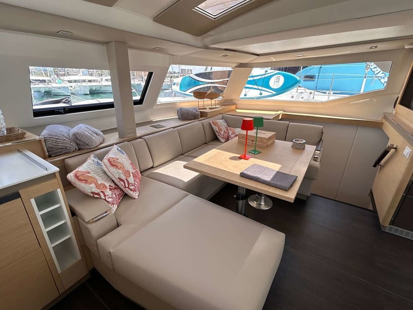 Salerno Katamaran 5 Kabine 11 Liegeplätze 11 Gäste 13.45 m Nummer des Inserats: #23886 2