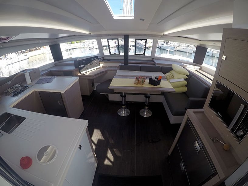 Šibenik Catamaran 6 cabin 12 berths 12 guests 12.58 m Listing Number: #23897 2