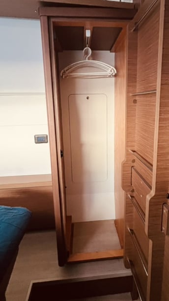 Palairos Catamaran 6 cabin 12 berths 12 guests 13.99 m Listing Number: #23909 4