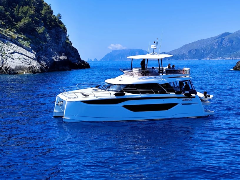 Salerno Motoryacht 4 Kabine 8 Liegeplätze 14 Gäste 14.79 m Nummer des Inserats: #23911