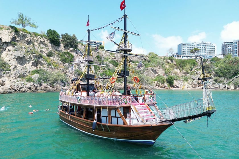 Antalya Motor Yacht   40 guests 15 m Listing Number: #23914 3