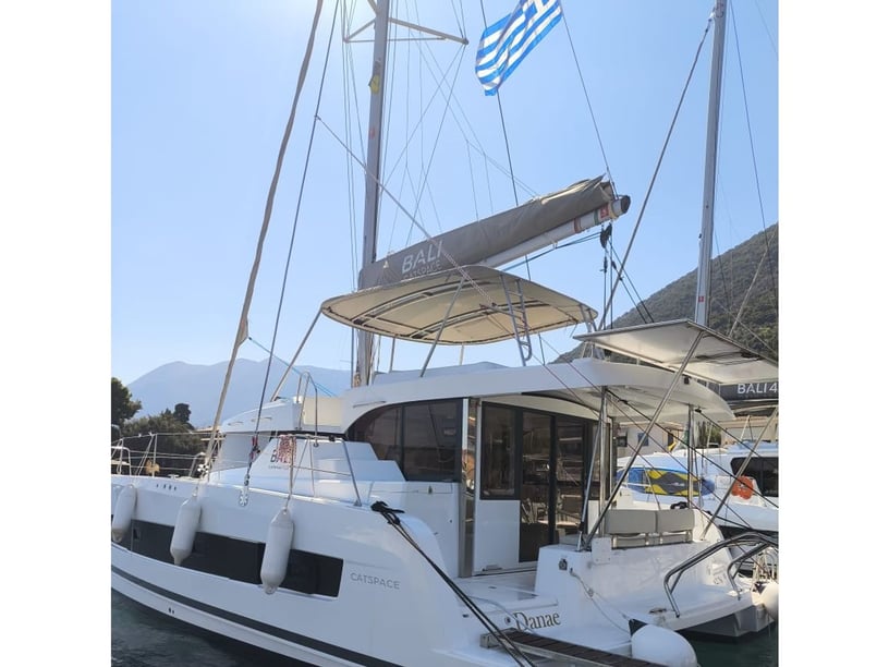 Nydri Catamaran Cabine 4  12  slaapplaatsen 12  gasten 12.31 m Lijstnummer: #23916