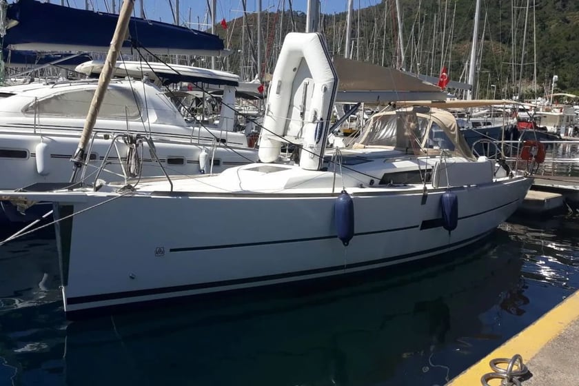 Marmaris Sailboat 2 cabin 4 berths 4 guests 10.28 m Listing Number: #23919 3
