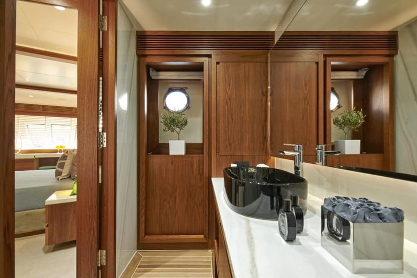 Gouvia Yacht à moteur Cabine 5  Couchettes 7  Invités 10  26.83 m Numéro de l'annonce: #23947 4