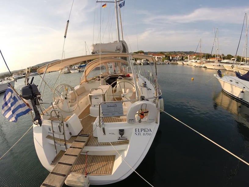 Nikiti — Chalkidiki Segelboot 4 Kabine 10 Liegeplätze 10 Gäste 14.15 m Nummer des Inserats: #23959