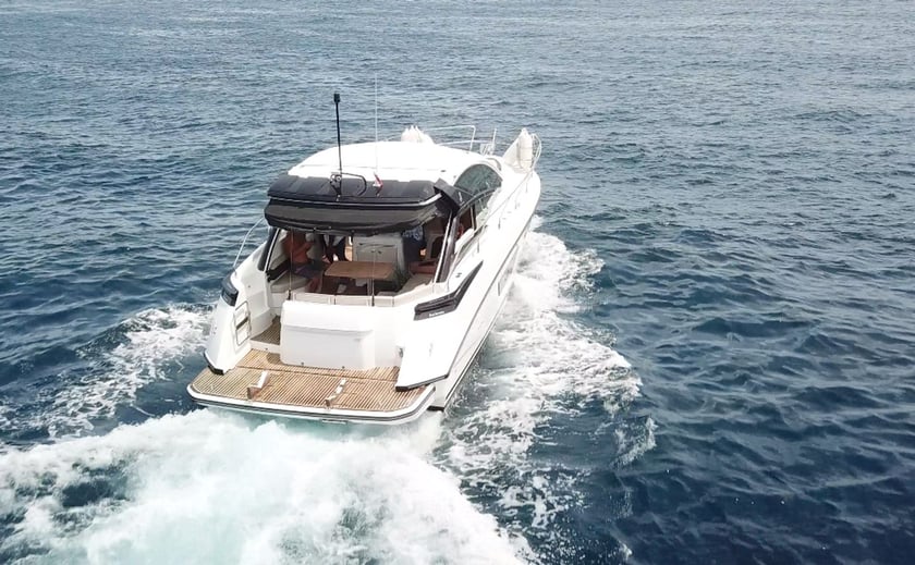 Malé Motorboat 2 cabin 4 berths 10 guests 12.67 m Listing Number: #23960 5