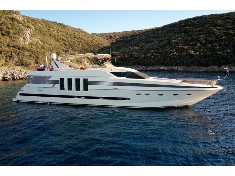 Split Motoryacht 4 Kabine 8 Liegeplätze 8 Gäste 27 m Nummer des Inserats: #23972