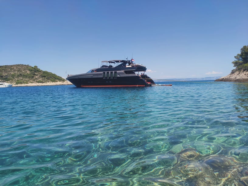 Split Motoryat 4 kabin Konaklama 8 kişi Seyir 8 kişi 27 m İlan No: #23972 3